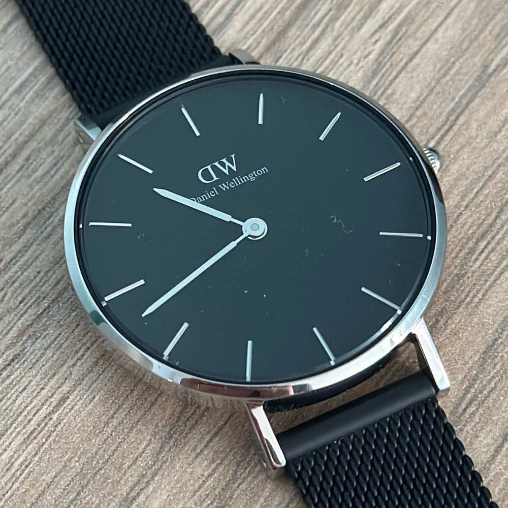 Daniel Wellington Black Metal Band  Watch NO BOX CLASSIC E32S1